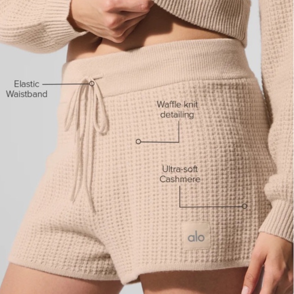 ALO Cashmere plush waffle short - ivory